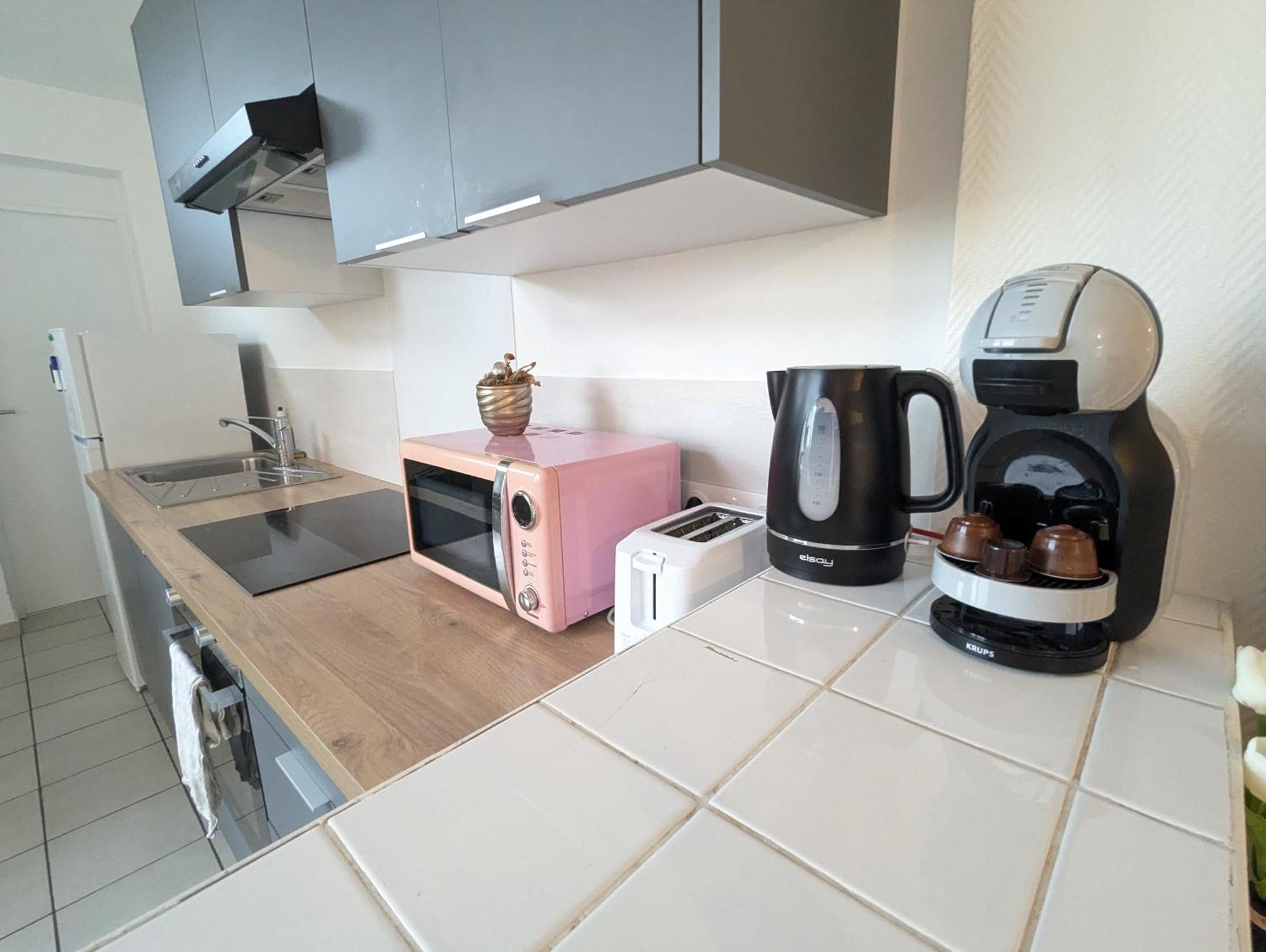 Appartement Le Design *Vieux Lille*Parking Gratuit*Fibre à La Madeleine  Extérieur photo